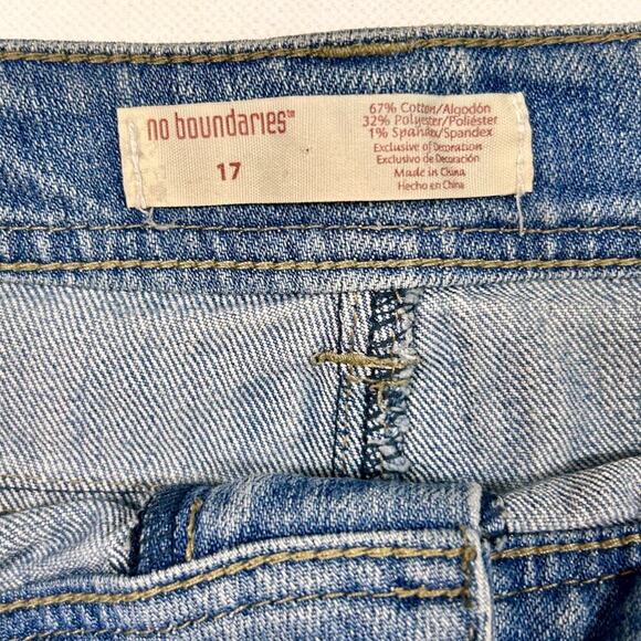 Coastal Cowgirl Denim Booty Shorts Lace Crochet Daisy Flowers Women Size 17 - Picture 3 of 4